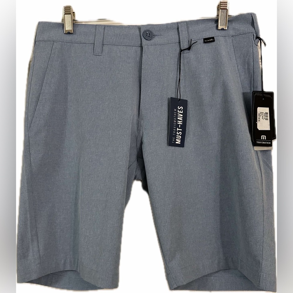 NWT Travis Mathew golf Beck Shorts, light blue, quick drying, wrinkle resistant